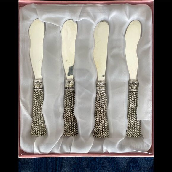 Grace’s Teaware Butter/Dessert Knife - Picture 1 of 4